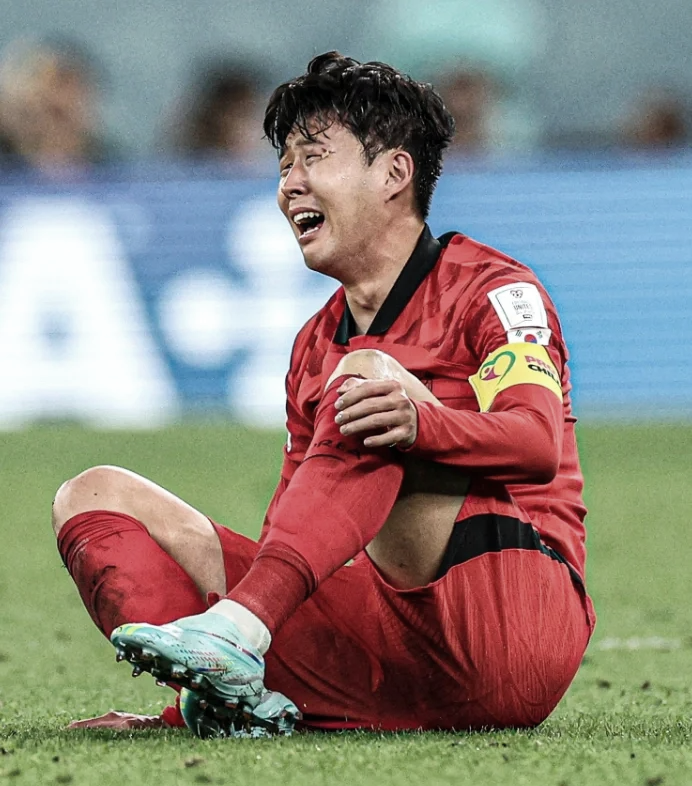 包含孙兴慜错失单刀球，那不勒斯门将神勇扑救成最大功臣！的词条